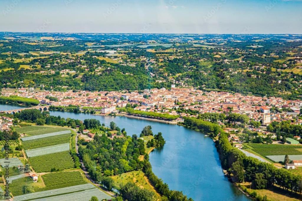 La Villa Des Muriers Tres Spacieuse Dans Un Environnement Calme Malause Exterior foto